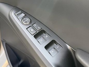 HYUNDAI IONIQ 1.6 h-GDi Premium SE Hatchback 5dr Petrol Hybrid DCT Euro 6 (s/s