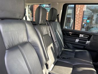 LAND ROVER DISCOVERY 4 3.0 SD V6 Landmark SUV 5dr Diesel Auto 4WD Euro 6 (s/s) (256 bhp