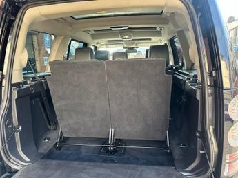 LAND ROVER DISCOVERY 4 3.0 SD V6 Landmark SUV 5dr Diesel Auto 4WD Euro 6 (s/s) (256 bhp