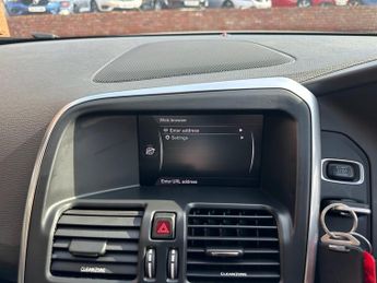 VOLVO XC60 2.4 D5 R-Design Nav SUV 5dr Diesel Auto AWD Euro 6 (s/s) (220 ps