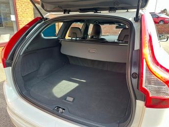 VOLVO XC60 2.4 D5 R-Design Nav SUV 5dr Diesel Auto AWD Euro 6 (s/s) (220 ps