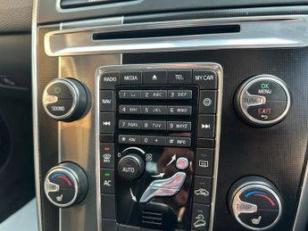 VOLVO XC60 2.4 D5 R-Design Nav SUV 5dr Diesel Auto AWD Euro 6 (s/s) (220 ps