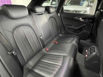 AUDI A6 AVANT 2.0 TDI Black Edition Estate 5dr Diesel S Tronic quattro Euro 6 