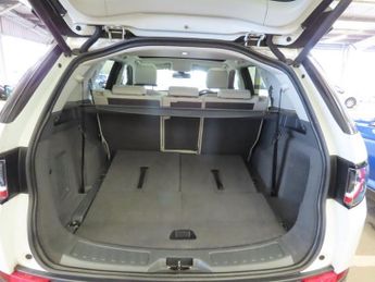 LAND ROVER DISCOVERY SPORT 2.0 TD4 HSE Black SUV 5dr Diesel Auto 4WD Euro 6 (s/s) (180 ps)