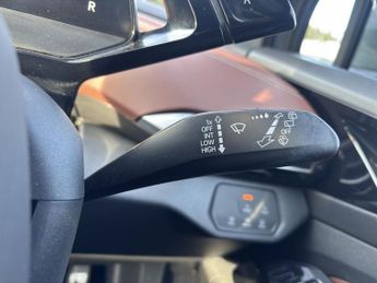 VOLKSWAGEN ID.4 Pure 52kWh Life SUV 5dr Electric Auto (148 ps)