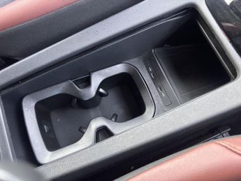 VOLKSWAGEN ID.4 Pure 52kWh Life SUV 5dr Electric Auto (148 ps)