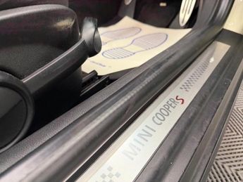 MINI HATCH COOPER 1.6L 2d  AUTO  184 BHP