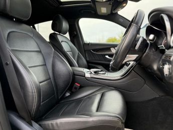 MERCEDES-BENZ GLC 2.0 GLC250 AMG Line (Premium Plus) Coupe 5dr Petrol G-Tronic+ 4M