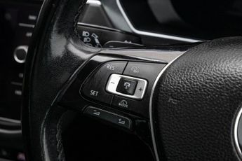 VOLKSWAGEN TIGUAN 2.0 TDI SEL SUV 5dr Diesel DSG 4Motion Euro 6 (s/s) (150 ps)