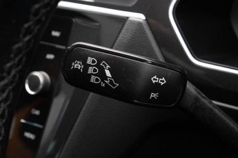 VOLKSWAGEN TIGUAN 2.0 TDI SEL SUV 5dr Diesel DSG 4Motion Euro 6 (s/s) (150 ps)