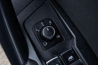 VOLKSWAGEN TIGUAN 2.0 TDI SEL SUV 5dr Diesel DSG 4Motion Euro 6 (s/s) (150 ps)