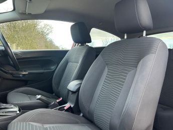 FORD FIESTA 1.6 Titanium Hatchback 3dr Petrol Powershift Euro 5 (105 ps)