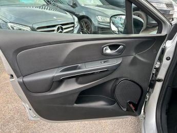 RENAULT CLIO 1.2 16V Dynamique MediaNav Hatchback 5dr Petrol Manual Euro 5 (7