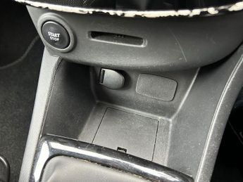 RENAULT CLIO 1.2 16V Dynamique MediaNav Hatchback 5dr Petrol Manual Euro 5 (7