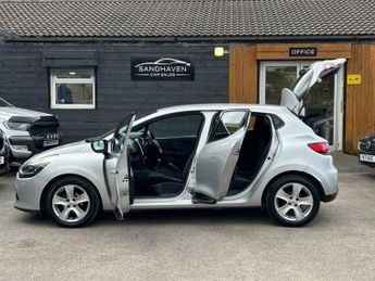 RENAULT CLIO 1.2 16V Dynamique MediaNav Hatchback 5dr Petrol Manual Euro 5 (7