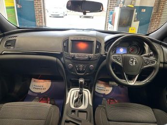 VAUXHALL INSIGNIA 2.0 CDTi SRi VX Line Nav Hatchback 5 Door Diesel Automatic White