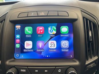 VAUXHALL INSIGNIA 2.0 CDTi SRi VX Line Nav Hatchback 5 Door Diesel Automatic White