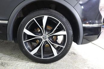 VOLKSWAGEN TIGUAN 1.5 TSI R-Line SUV 5dr Petrol DSG Euro 6 (s/s) (150 ps)