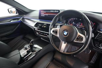 BMW 5 SERIES 3.0 530d MHT M Sport Saloon 4dr Diesel Hybrid Steptronic xDrive 