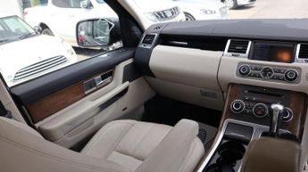 LAND ROVER RANGE ROVER SPORT 3.0 TDV6 SE 5d 245 BHP