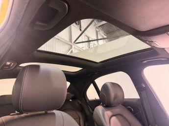 MERCEDES-BENZ C-CLASS 2.1 C250d AMG Line Saloon 4dr Diesel G-Tronic+ 4MATIC Euro 6 (s/