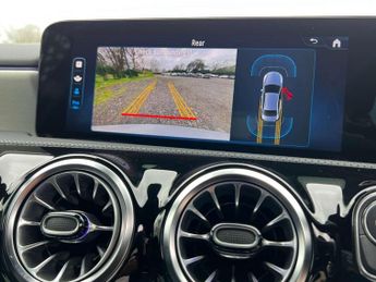 MERCEDES-BENZ A-CLASS 1.3 A 180 AMG Line Executive MHEV A 4dr