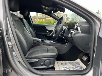 MERCEDES-BENZ A-CLASS 1.3 A 180 AMG Line Executive MHEV A 4dr