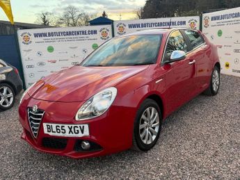 Alfa Romeo Giulietta 1.6 JTDM-2 Distinctive Hatchback 5dr Diesel Manual Euro 6 (s/s) 