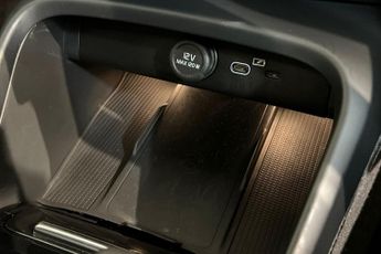 VOLVO C40 Twin Recharge 82kWh Ultimate SUV 5dr Electric Auto AWD (408 ps) 