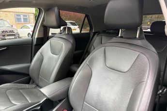 KIA NIRO 64.8kWh 4 SUV 5dr Electric Auto (201 bhp) Reverse Camera, Front 