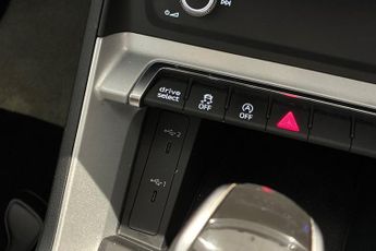 AUDI Q3 2.0 TDI 35 Technik SUV 5dr Diesel S Tronic Euro 6 (s/s) (150 ps)