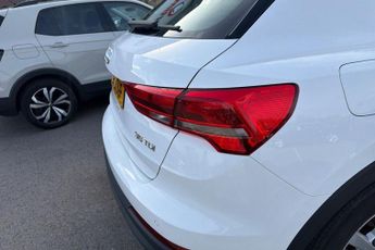 AUDI Q3 2.0 TDI 35 Technik SUV 5dr Diesel S Tronic Euro 6 (s/s) (150 ps)