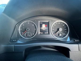 VOLKSWAGEN TIGUAN 2.0 TDI BlueMotion Tech Match SUV 5dr Diesel DSG 4WD Euro 5 (s/s