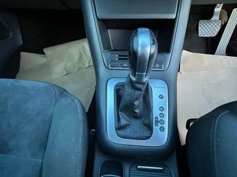 VOLKSWAGEN TIGUAN 2.0 TDI BlueMotion Tech Match SUV 5dr Diesel DSG 4WD Euro 5 (s/s