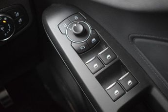 FORD FOCUS 1.0T EcoBoost MHEV ST-Line Vignale Hatchback 5dr Petrol Hybrid D