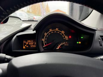 TOYOTA IQ 1.0 VVT-i 2 Hatchback 3dr Petrol Multidrive Euro 4 (68 bhp)