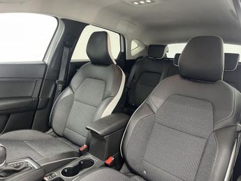 RENAULT CAPTUR 1.6 E-TECH SE Edition SUV 5dr Petrol Hybrid Auto Euro 6 (s/s) (1