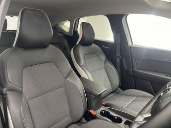 RENAULT CAPTUR 1.6 E-TECH SE Edition SUV 5dr Petrol Hybrid Auto Euro 6 (s/s) (1