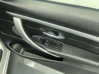 BMW 4 SERIES 2.0 420i M Sport Coupe 2dr Petrol Auto Euro 6 (s/s) (184 ps)