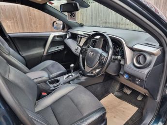 TOYOTA RAV4 2.5 VVT-h Design SUV 5dr Petrol Hybrid CVT 4WD Euro 6 (s/s) (197