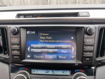 TOYOTA RAV4 2.5 VVT-h Design SUV 5dr Petrol Hybrid CVT 4WD Euro 6 (s/s) (197