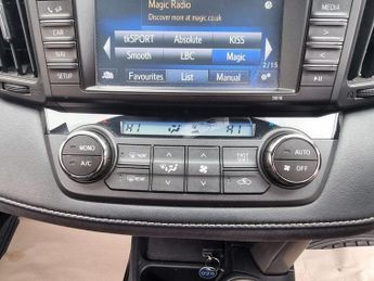 TOYOTA RAV4 2.5 VVT-h Design SUV 5dr Petrol Hybrid CVT 4WD Euro 6 (s/s) (197