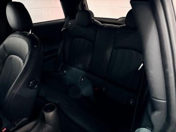 MINI HATCH 1.5 Cooper Hatchback 3dr Petrol Steptronic Euro 6 (s/s) (136 ps)