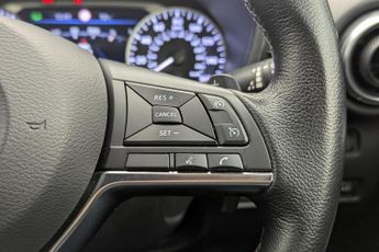 NISSAN JUKE 1.0 DIG-T N-Connecta SUV 5dr Petrol DCT Auto Euro 6 (s/s) (114 p