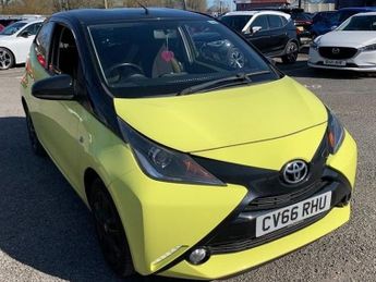 Toyota AYGO 1.0 VVT-i x-cite 3 Yellow Bi-Tone Hatchback 5dr Petrol Manual Eu