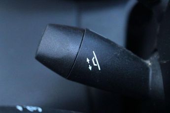 MERCEDES-BENZ C-CLASS 2.1 C220d AMG Line (Premium Plus) Cabriolet 2dr Diesel G-Tronic+