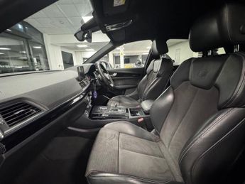 AUDI Q5 2.0 TDI 40 Black Edition SUV 5dr Diesel S Tronic quattro Euro 6 
