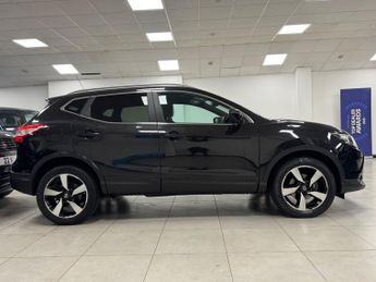 NISSAN QASHQAI 1.6 dCi N-Vision SUV 5dr Diesel XTRON 2WD Euro 6 (s/s) (130 ps)