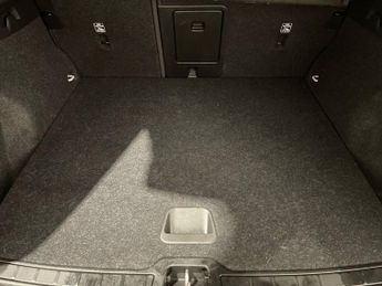 VOLVO XC40 1.5 T3 Momentum SUV 5dr Petrol Auto Euro 6 (s/s) (163 ps)