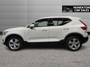 VOLVO XC40 1.5 T3 Momentum SUV 5dr Petrol Auto Euro 6 (s/s) (163 ps)